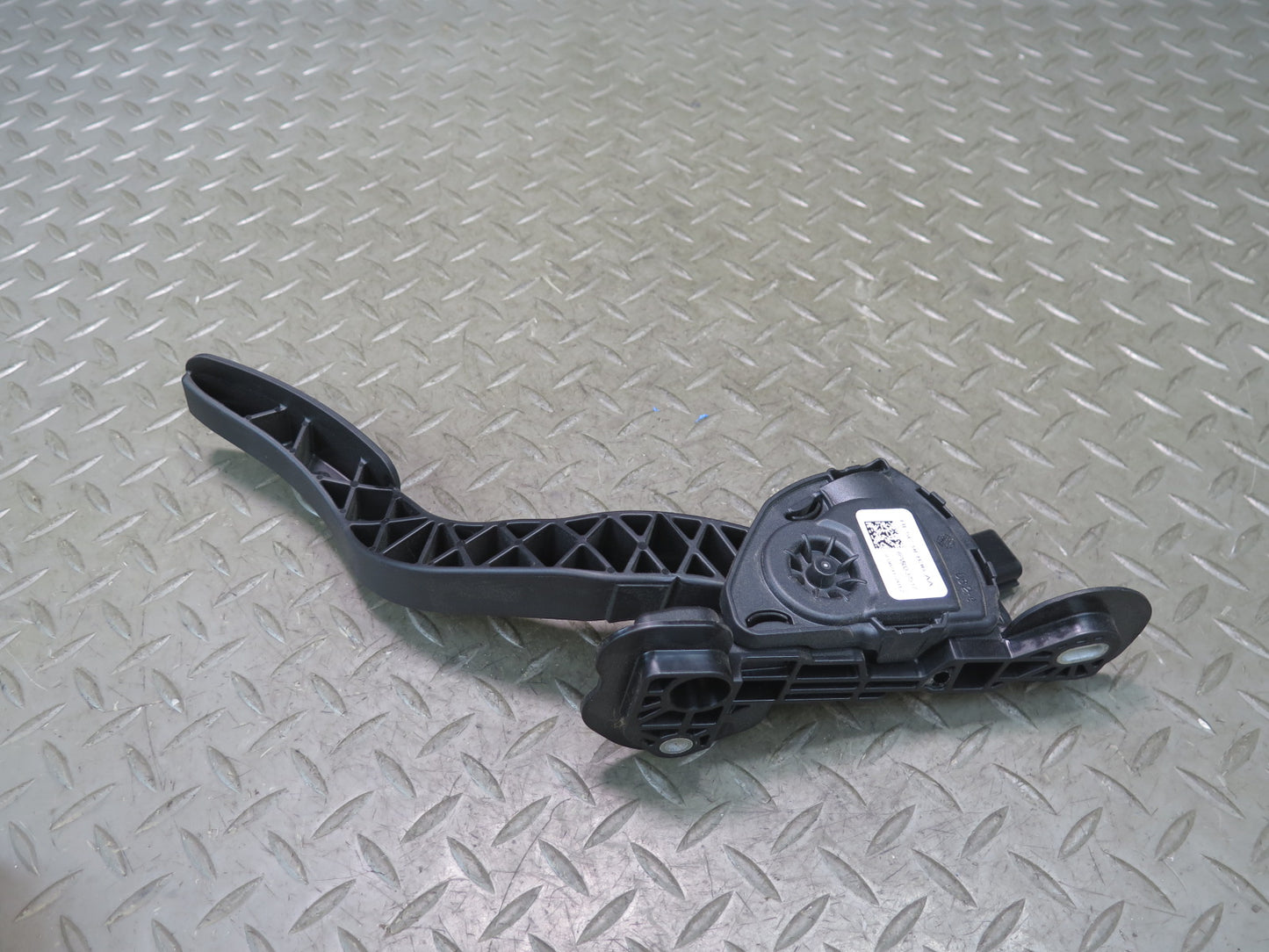 2016-2019 Tesla Model S 75D Accelerator Throttle Gas Pedal Assembly