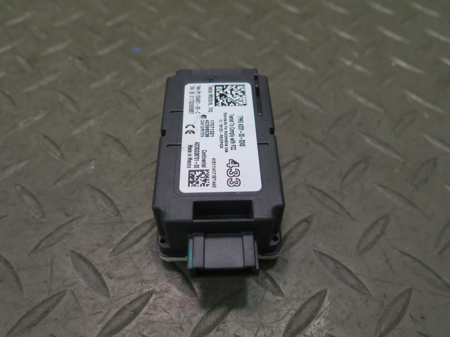 2016-2019 Tesla Model S 75D Tire Pressure Control Module TPMS Unit