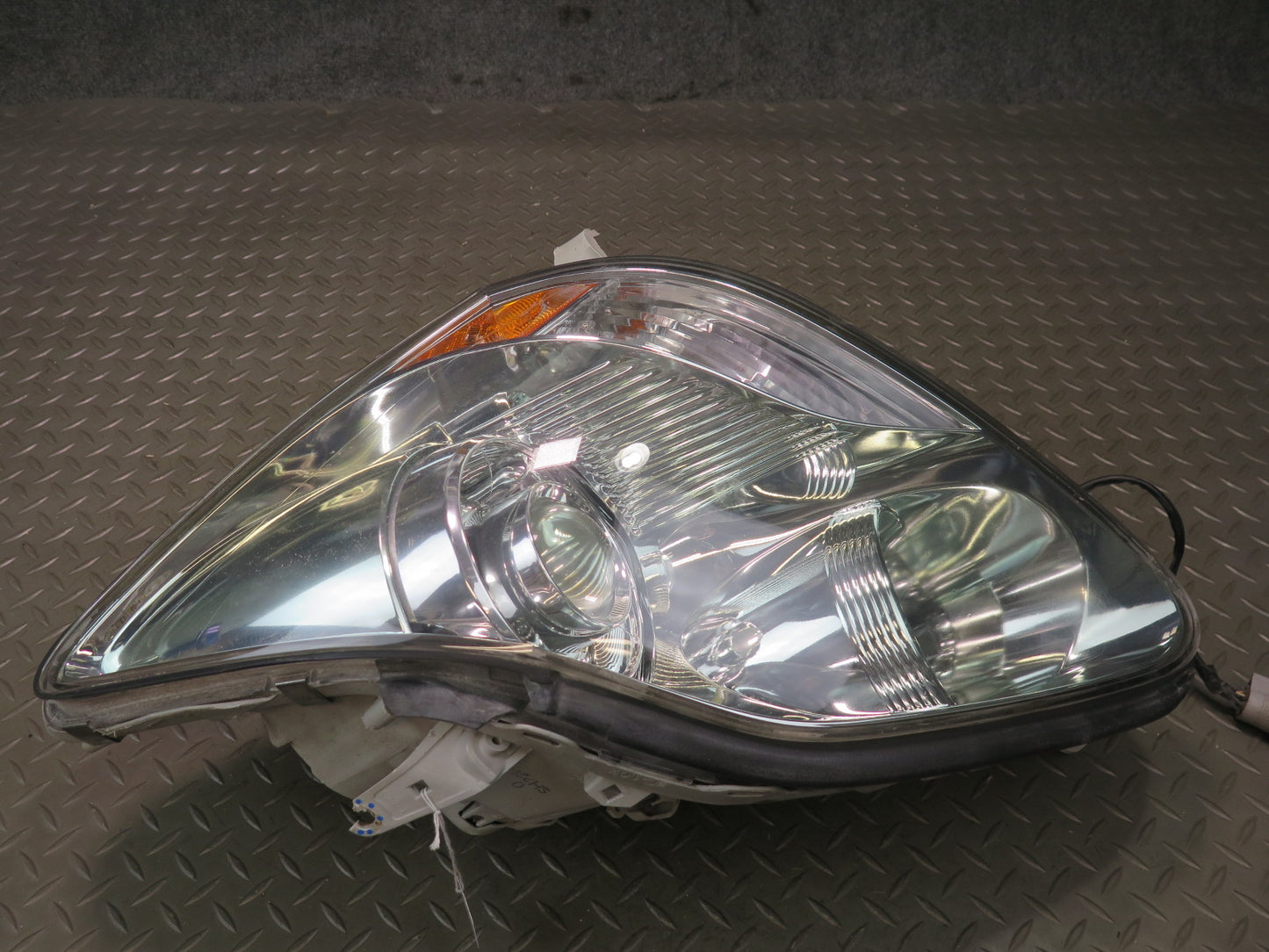04-06 Lexus UCF30L LS430 Front Left Xenon HID Headlight Lamp OEM