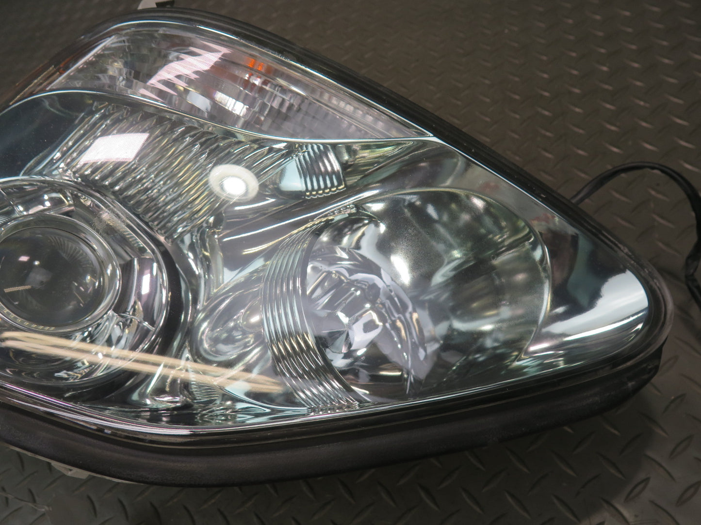 04-06 Lexus UCF30L LS430 Front Left Xenon HID Headlight Lamp OEM