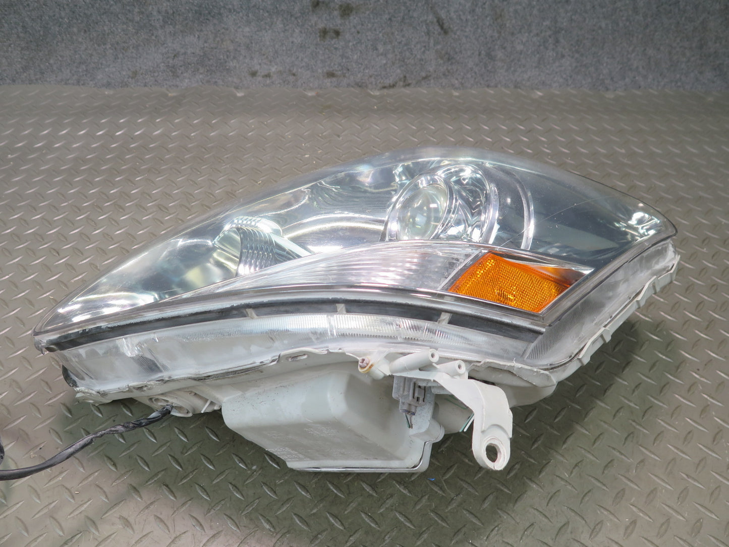 04-06 Lexus UCF30L LS430 Front Left Xenon HID Headlight Lamp OEM