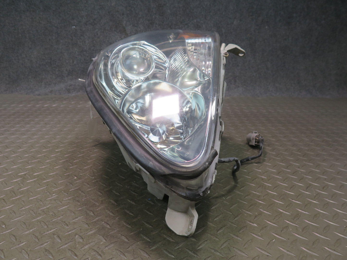 04-06 Lexus UCF30L LS430 Front Left Xenon HID Headlight Lamp OEM