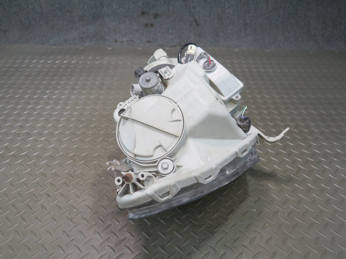 04-06 Lexus UCF30L LS430 Front Left Xenon HID Headlight Lamp OEM