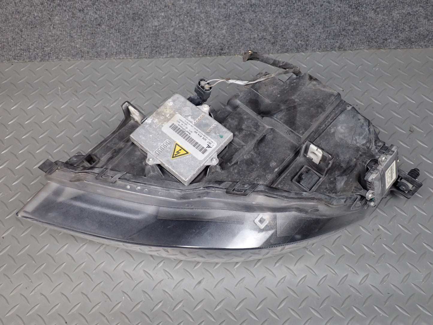 06-07 BMW E63 E64 M6 Front Adaptive BI Xenon HID Headlight Lamp w Ballast Set
