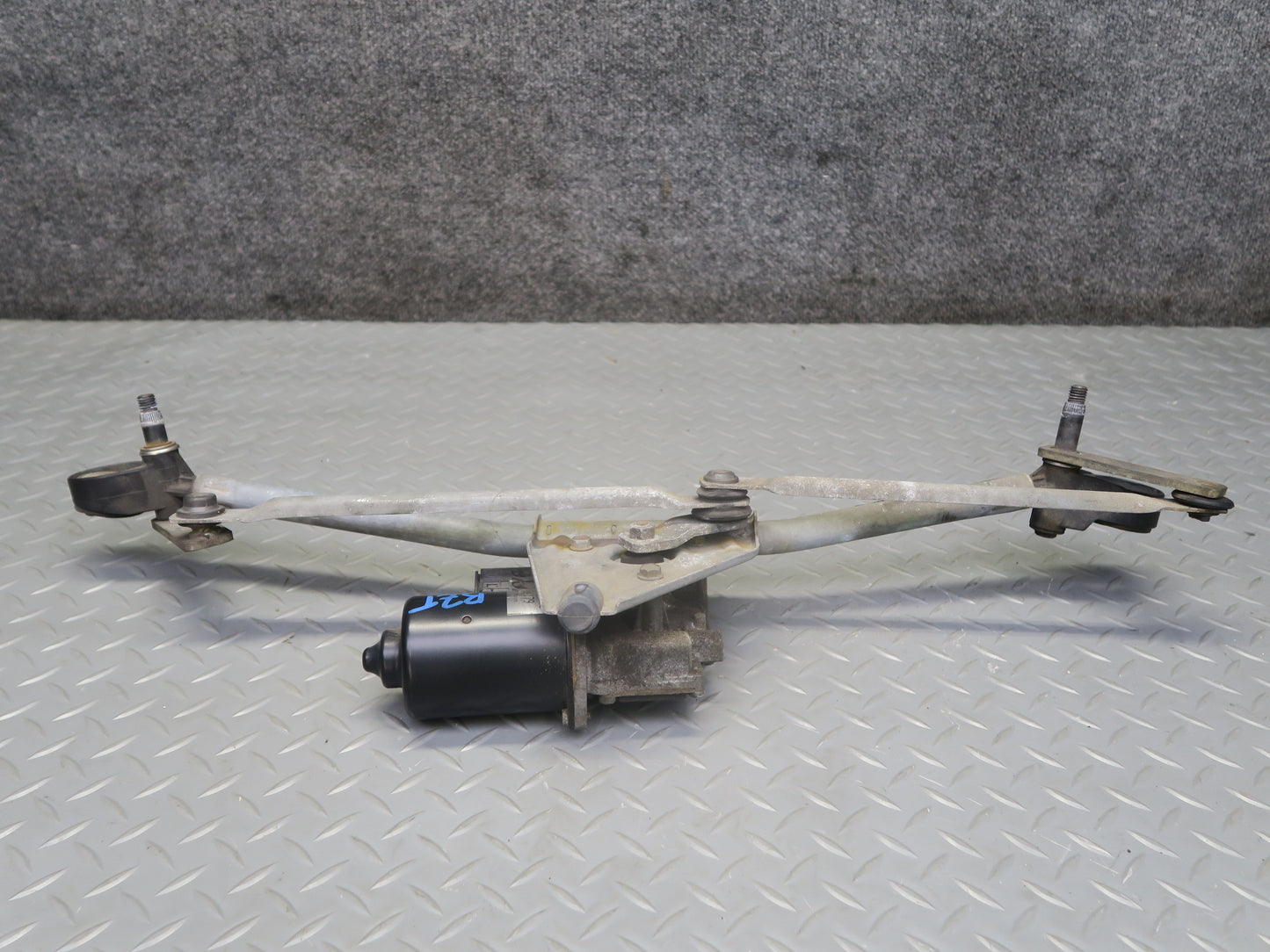 96-02 BMW E36/7 Z3 Windshield Wiper Transmission Linkage w Motor OEM