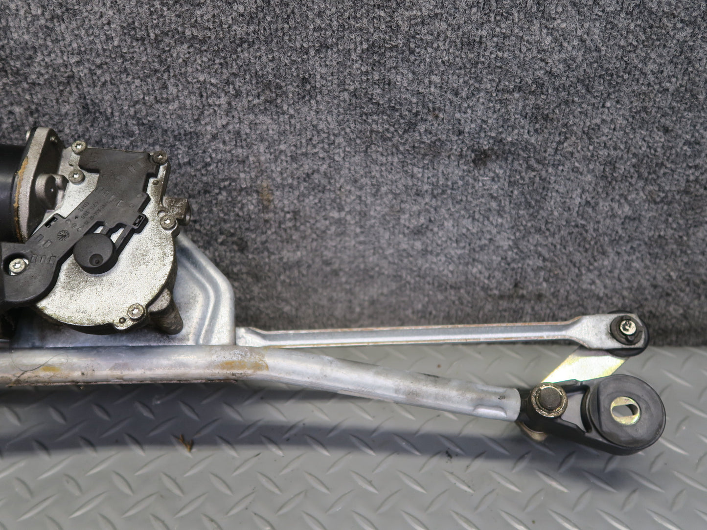 96-02 BMW E36/7 Z3 Windshield Wiper Transmission Linkage w Motor OEM