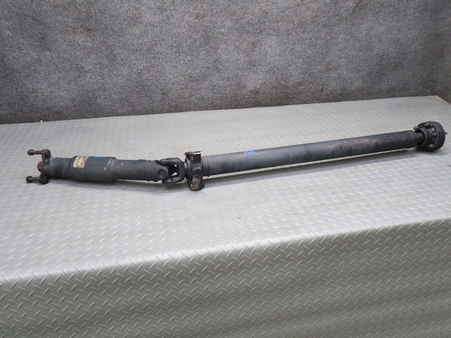 04-06 BMW E46 330i 330ci RWD A/T Rear Driveshaft Drive Shaft 7505214 OEM