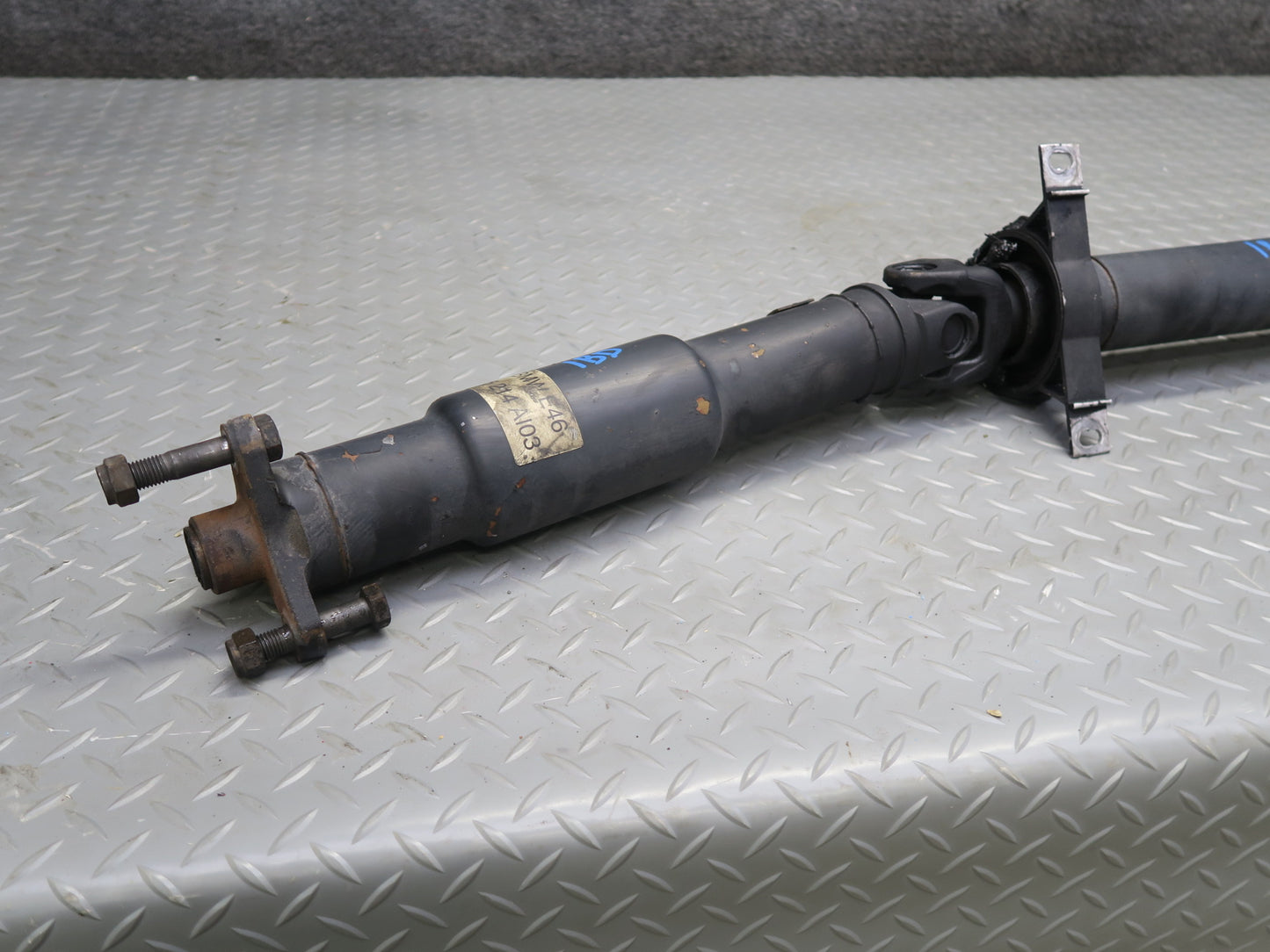 04-06 BMW E46 330i 330ci RWD A/T Rear Driveshaft Drive Shaft 7505214 OEM