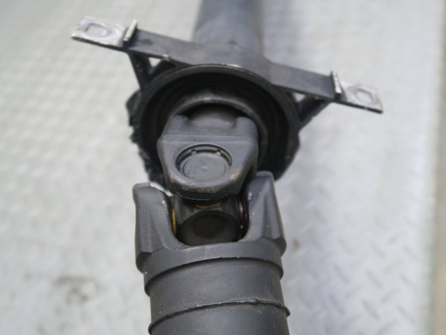 04-06 BMW E46 330i 330ci RWD A/T Rear Driveshaft Drive Shaft 7505214 OEM
