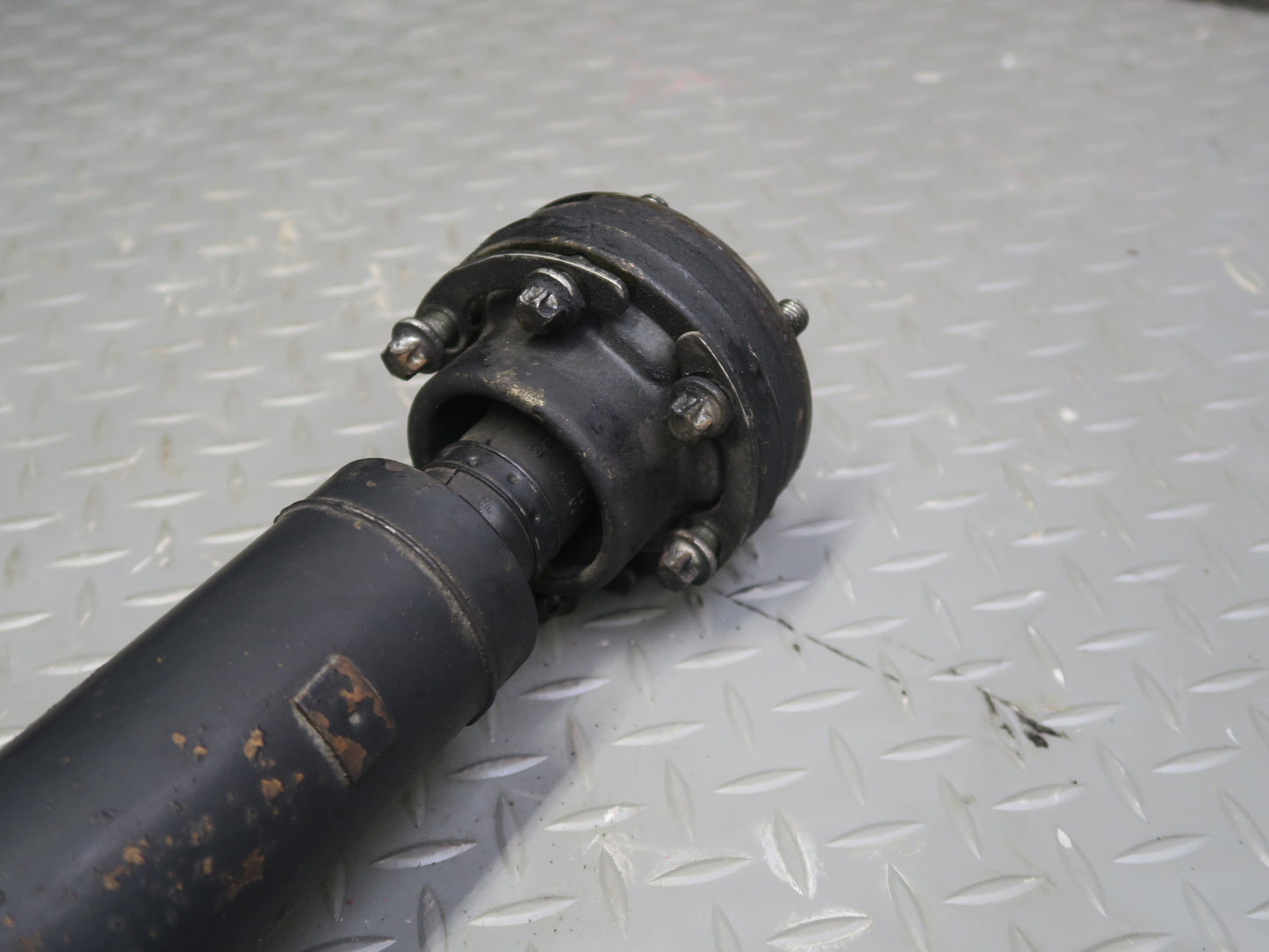 04-06 BMW E46 330i 330ci RWD A/T Rear Driveshaft Drive Shaft 7505214 OEM