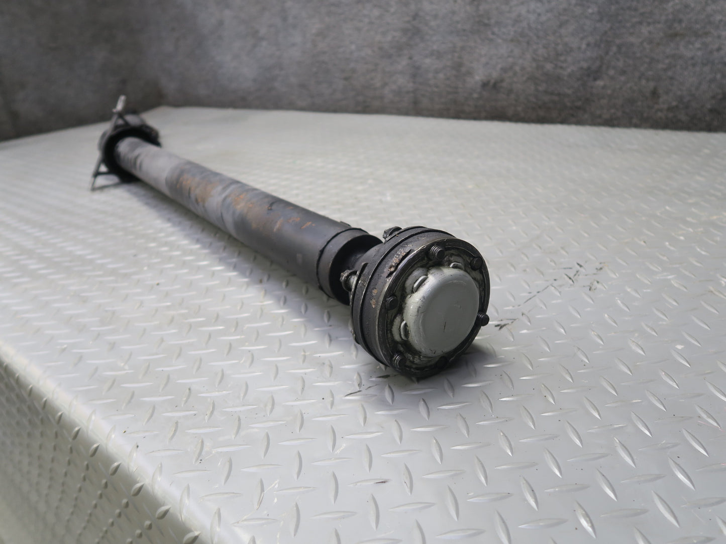 04-06 BMW E46 330i 330ci RWD A/T Rear Driveshaft Drive Shaft 7505214 OEM