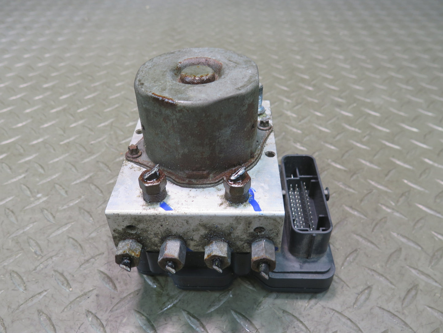 2016-2019 Tesla Model S 75D ABS Anti Lock Brake Pump Module Unit