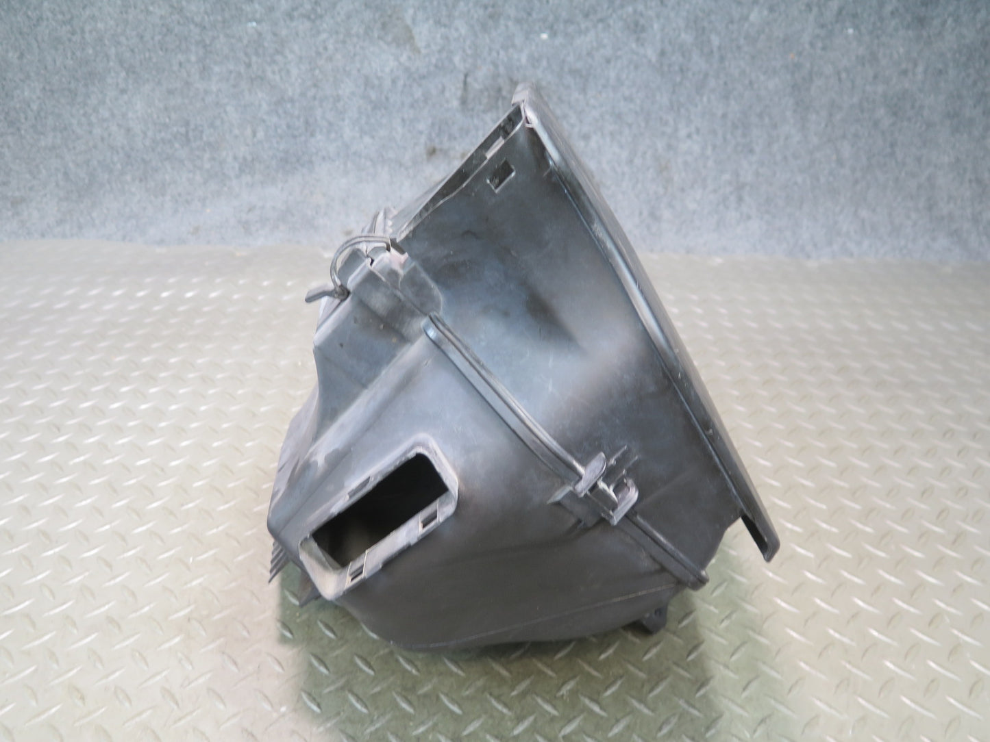 01-06 BMW E46 330i 330Ci M54 Air Intake Cleaner Filter Box w MAF Sensor OEM