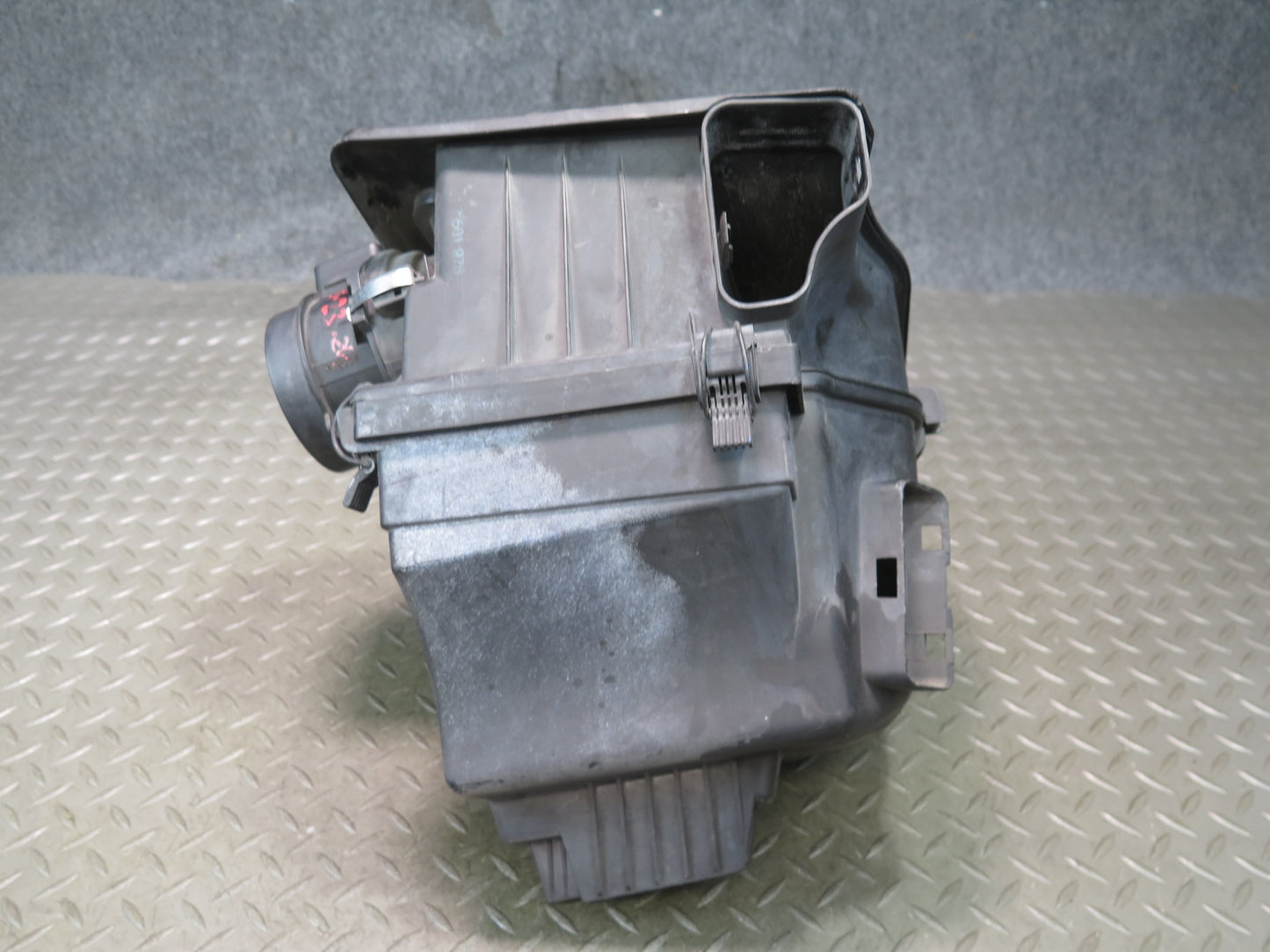 01-06 BMW E46 330i 330Ci M54 Air Intake Cleaner Filter Box w MAF Sensor OEM