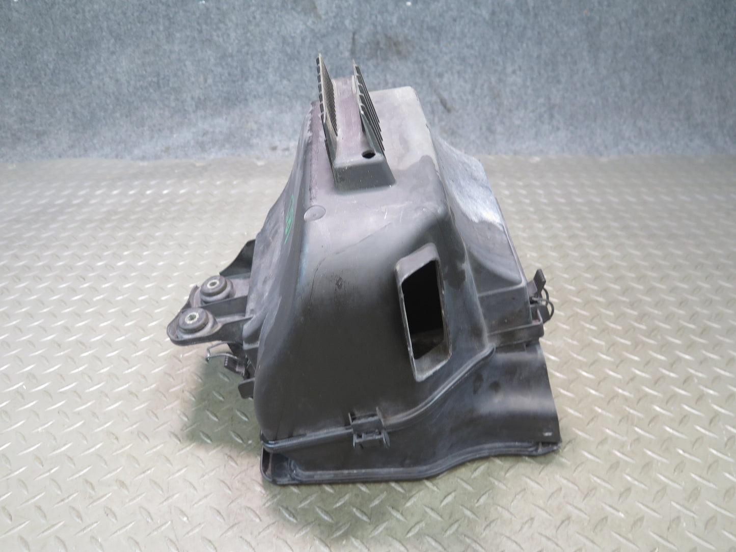 01-06 BMW E46 330i 330Ci M54 Air Intake Cleaner Filter Box w MAF Sensor OEM