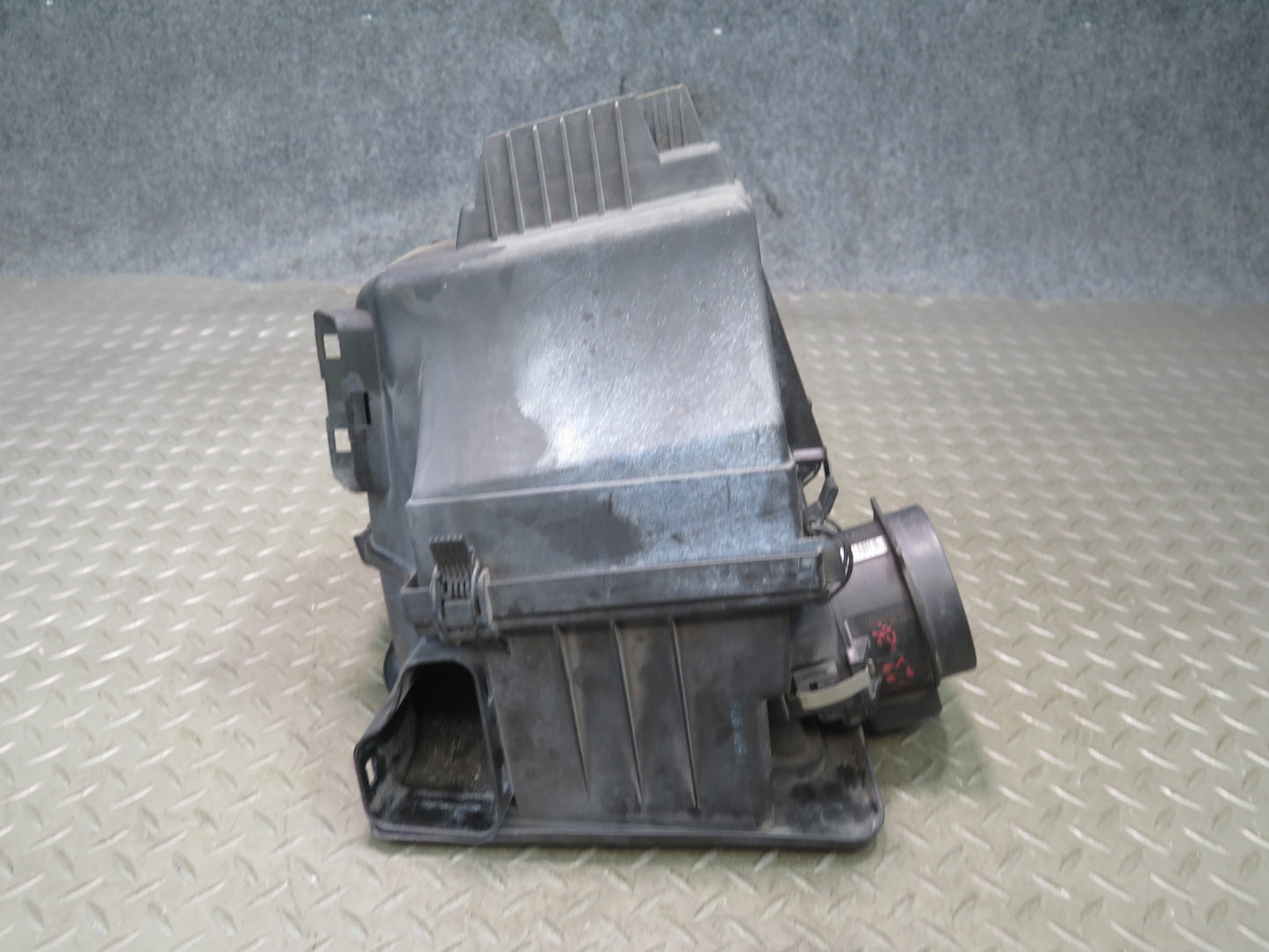 01-06 BMW E46 330i 330Ci M54 Air Intake Cleaner Filter Box w MAF Sensor OEM
