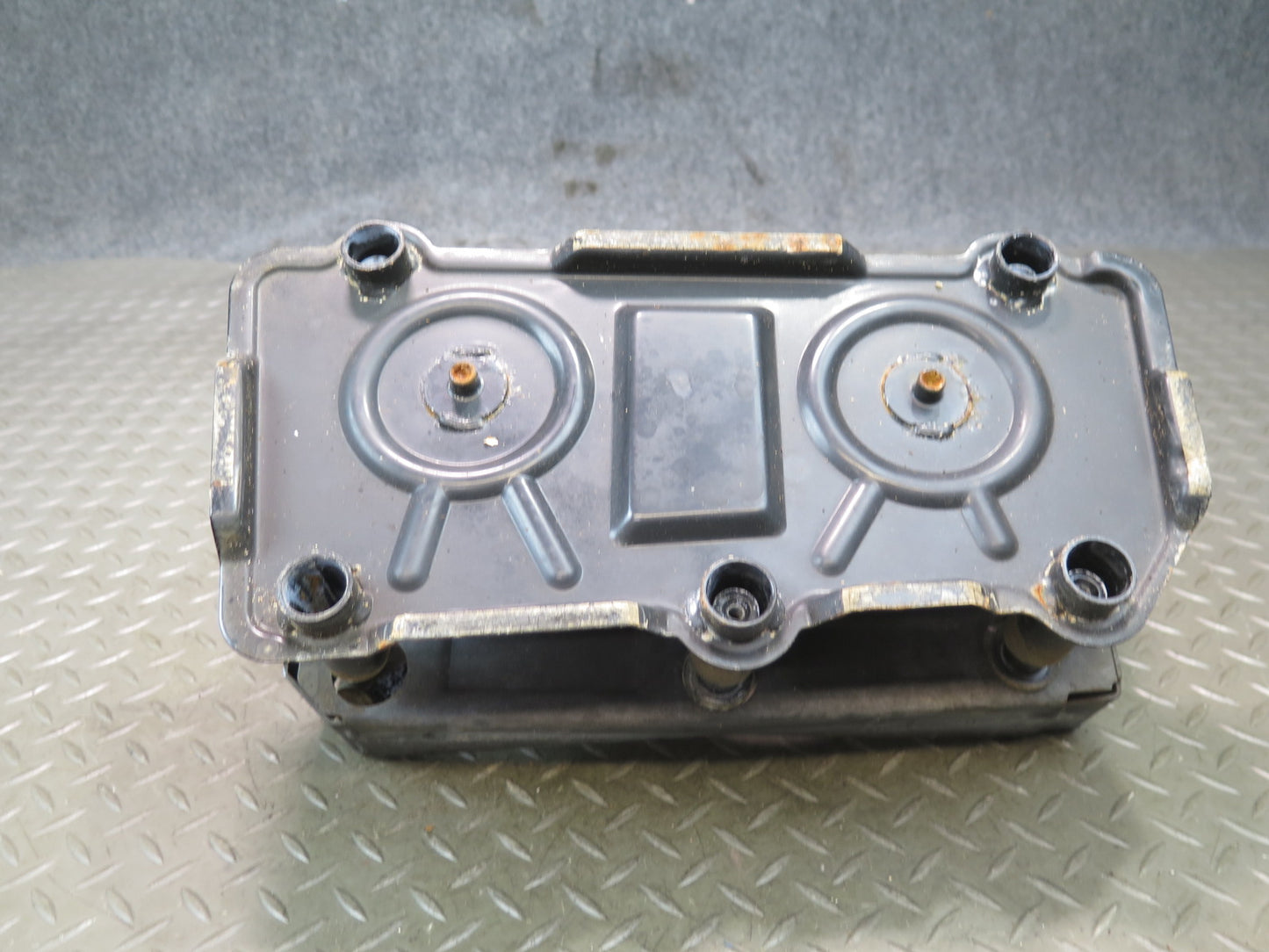 01-06 BMW E46 330ci Convertible Battery Tray Vibration Absorber Bracket Assy OEM