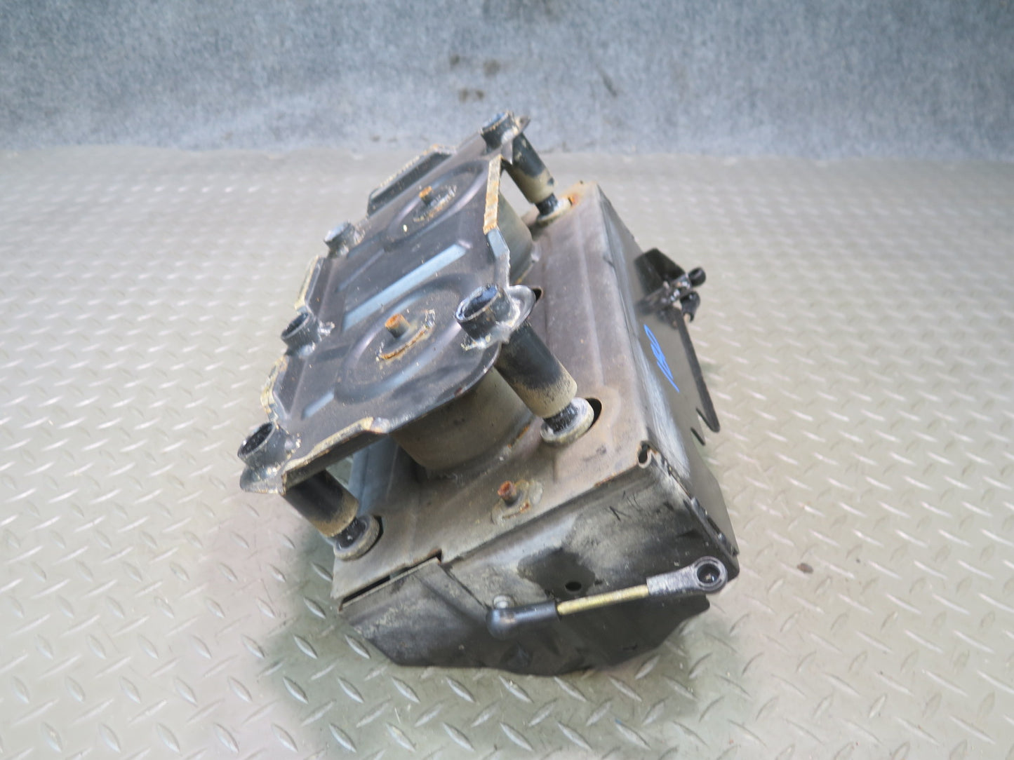 01-06 BMW E46 330ci Convertible Battery Tray Vibration Absorber Bracket Assy OEM