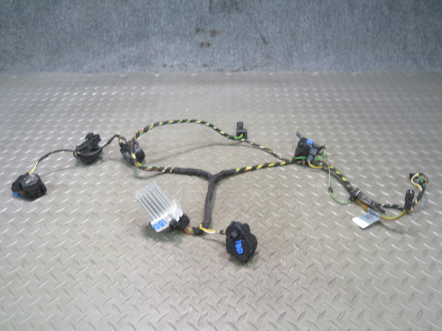 01-06 BMW E46 330ci A/C Heater Flap Actuator Motor Set w Wiring & Resistor OEM