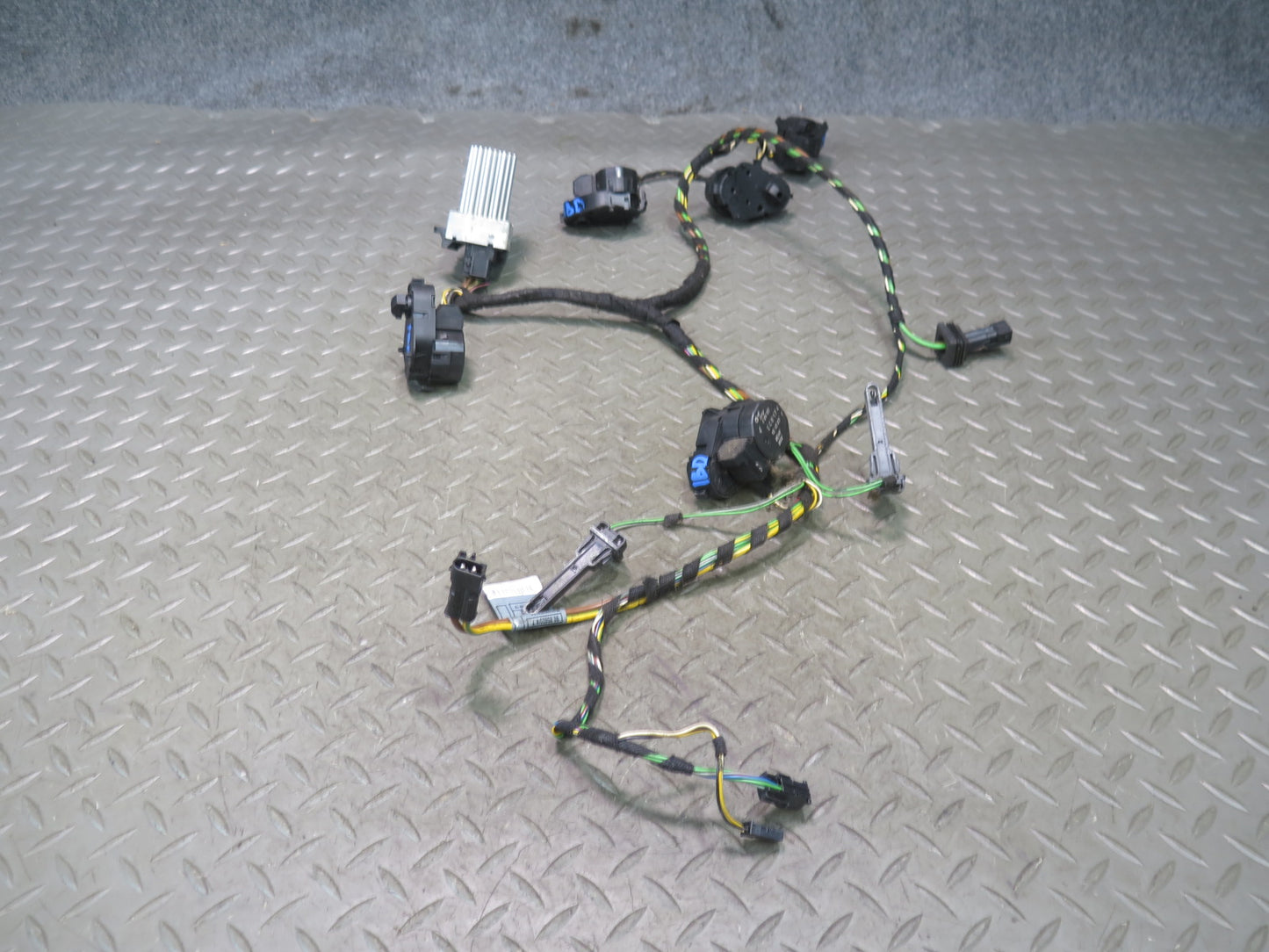 01-06 BMW E46 330ci A/C Heater Flap Actuator Motor Set w Wiring & Resistor OEM