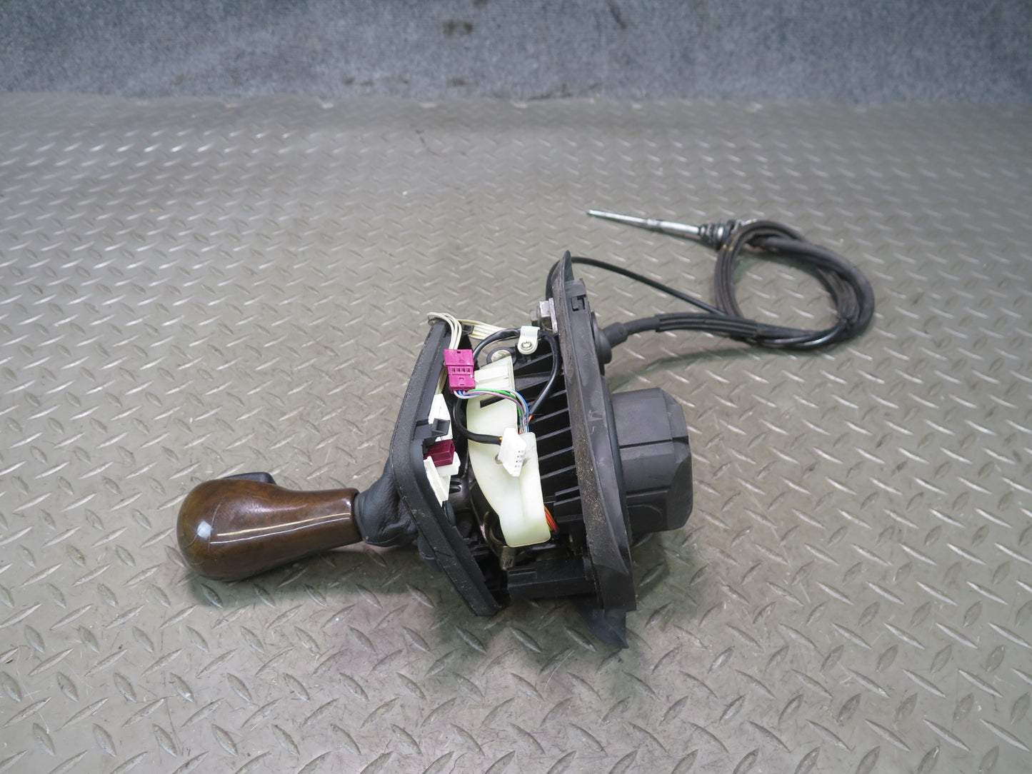 02-06 BMW E46 330ci A/T Automatic Transmission Gear Shifter w Cable & Knob OEM