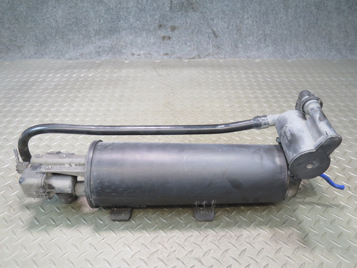 01-06 BMW E46 330ci M54 Fuel Evap Vapor Charcoal Canister w Leak Pump OEM