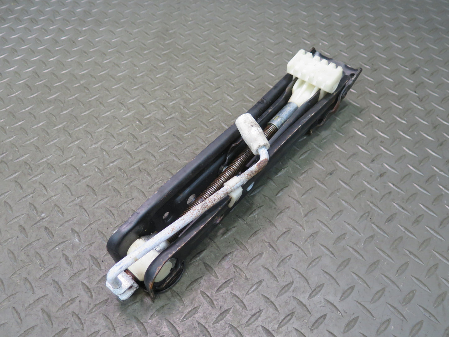 01-06 BMW E46 330ci Emergency Spare Tire Lift Jack Tool 1096202 OEM