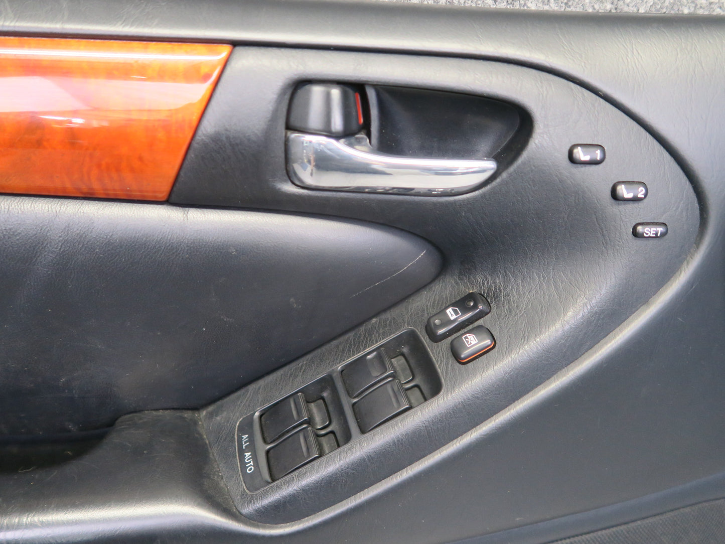 01-02 Lexus JZS160 GS300 GS430 Set of 2 Front Door Interior Trim Cover Panel OEM