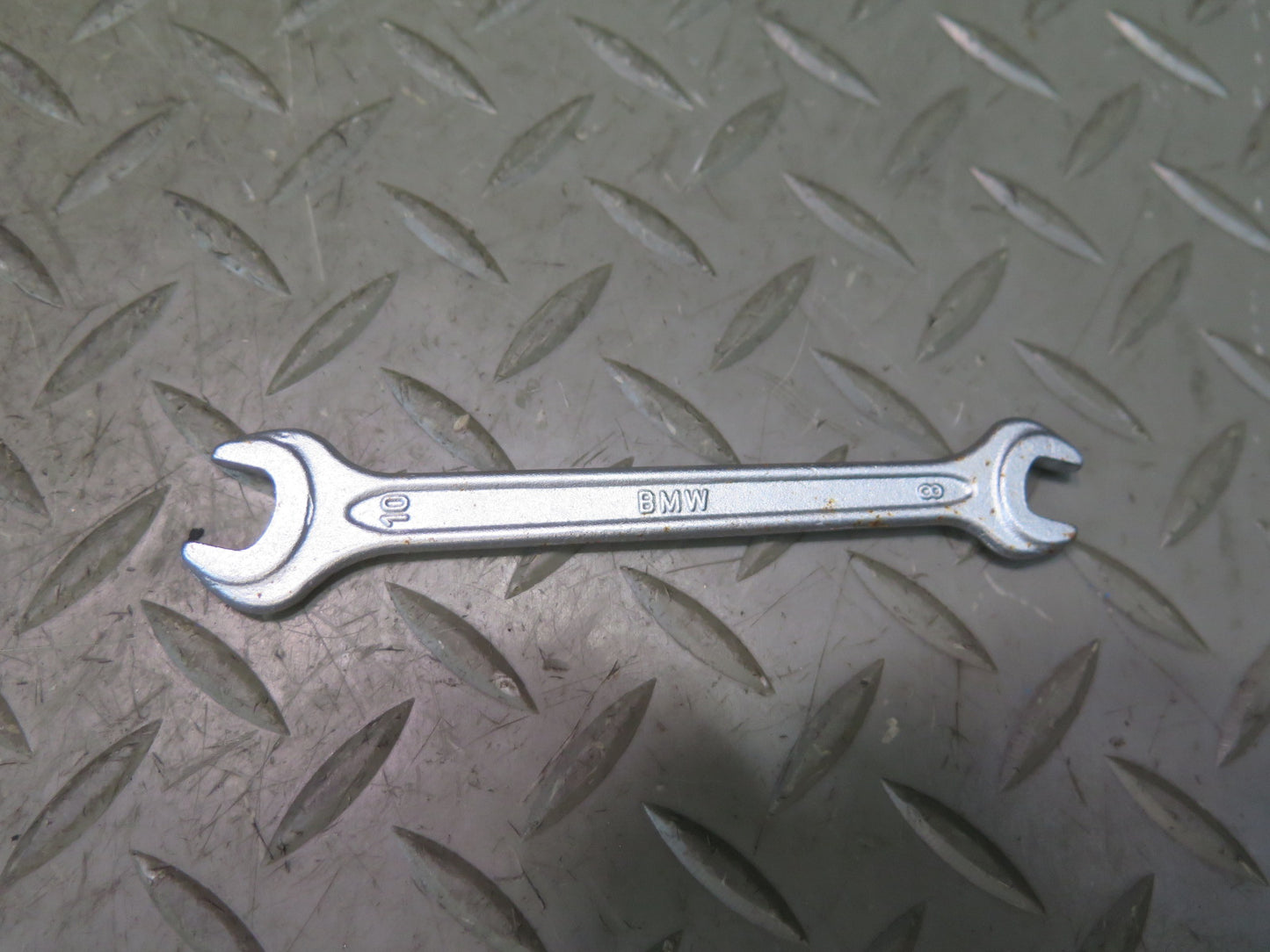 01-06 BMW E46 330ci Convertible Spare Tire Wrench Tool KIT w Case 1096200 OEM