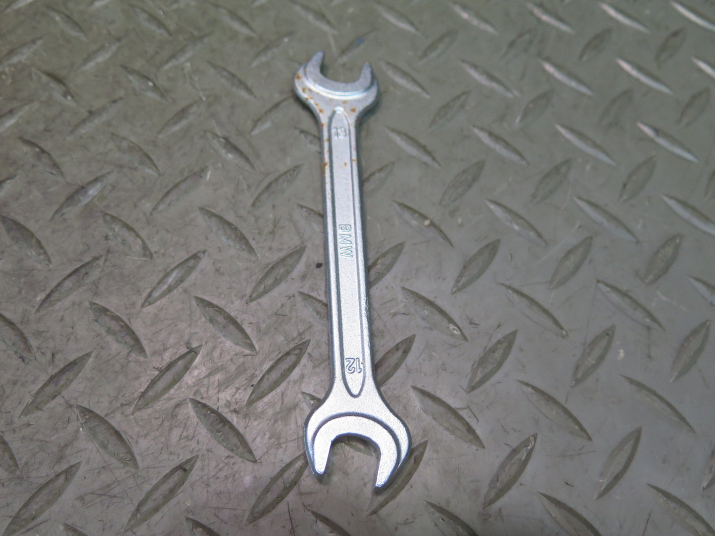 01-06 BMW E46 330ci Convertible Spare Tire Wrench Tool KIT w Case 1096200 OEM