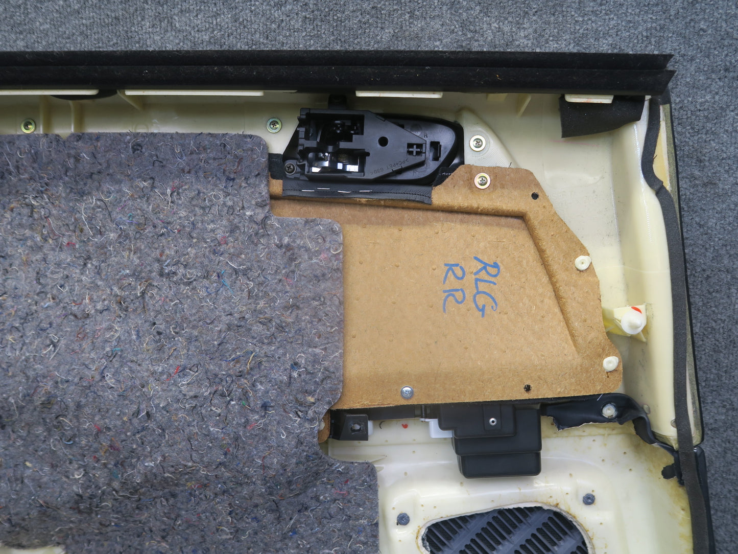 01-05 Lexus UZS160 GS300 GS430 Rear Right Side Interior Door Trim Panel OEM