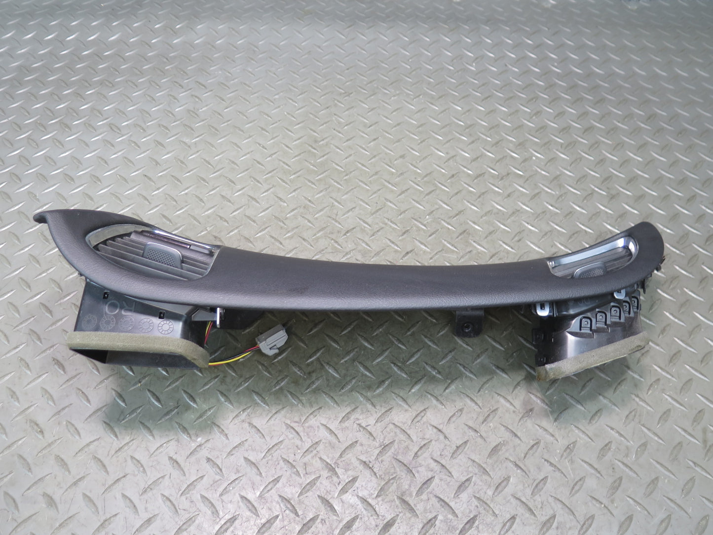 14-19 Chevrolet Corvette C7 Front Right Dash Trim Bezel Panel w Air Vent OEM