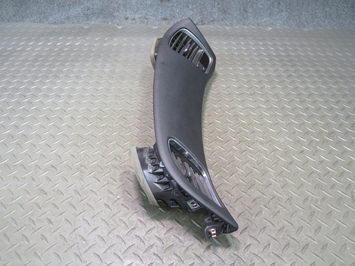 14-19 Chevrolet Corvette C7 Front Right Dash Trim Bezel Panel w Air Vent OEM