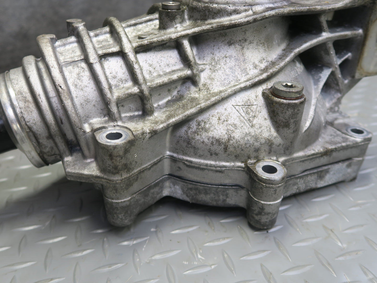 11-16 Porsche Panamera 4 970 3.6L Front Differential Axle Carrier 3.90 Ratio 37k