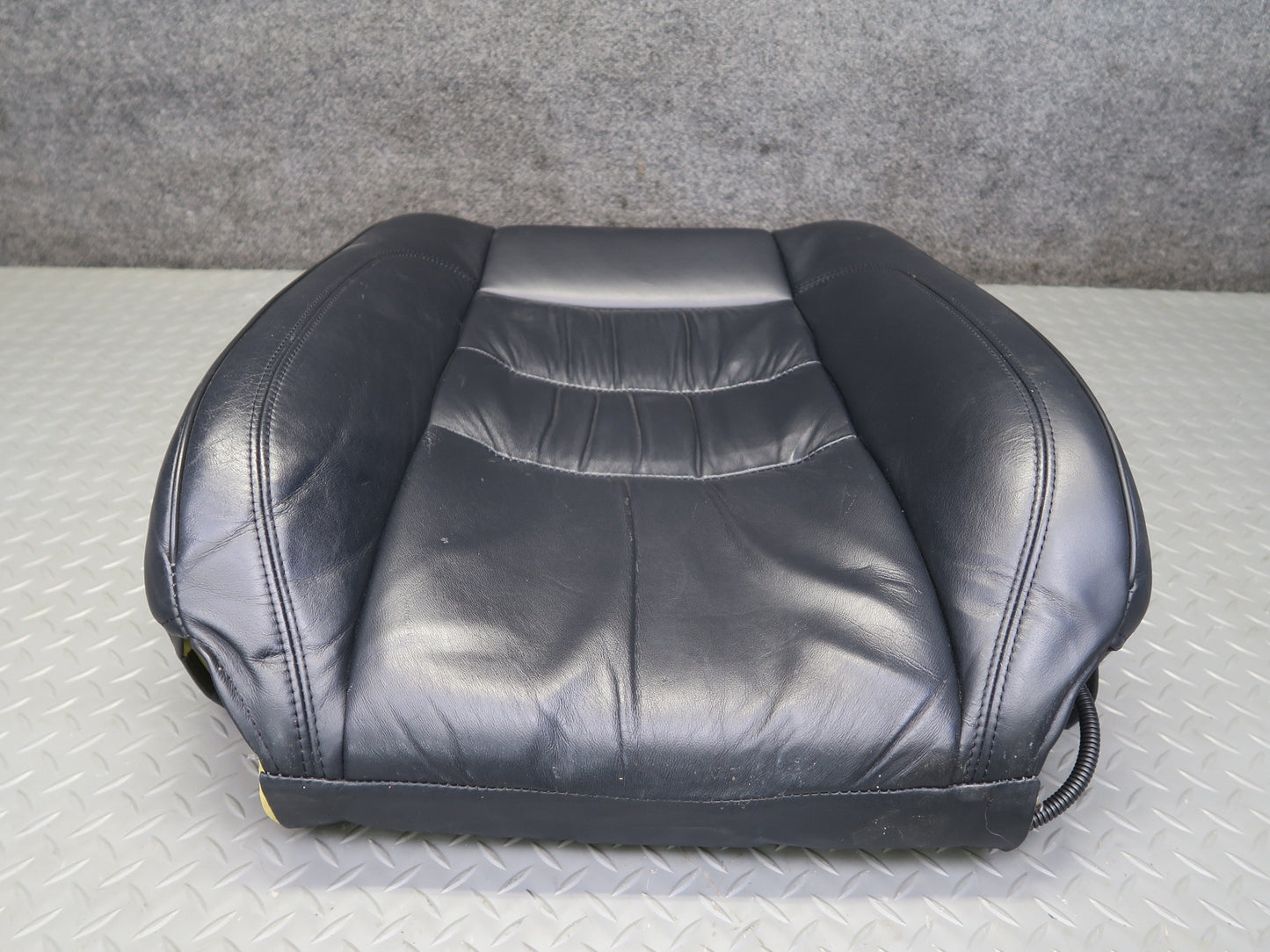 01-02 Lexus JZS160 GS300 GS430 Front Right Seat Upper Leather Cushion Black OEM