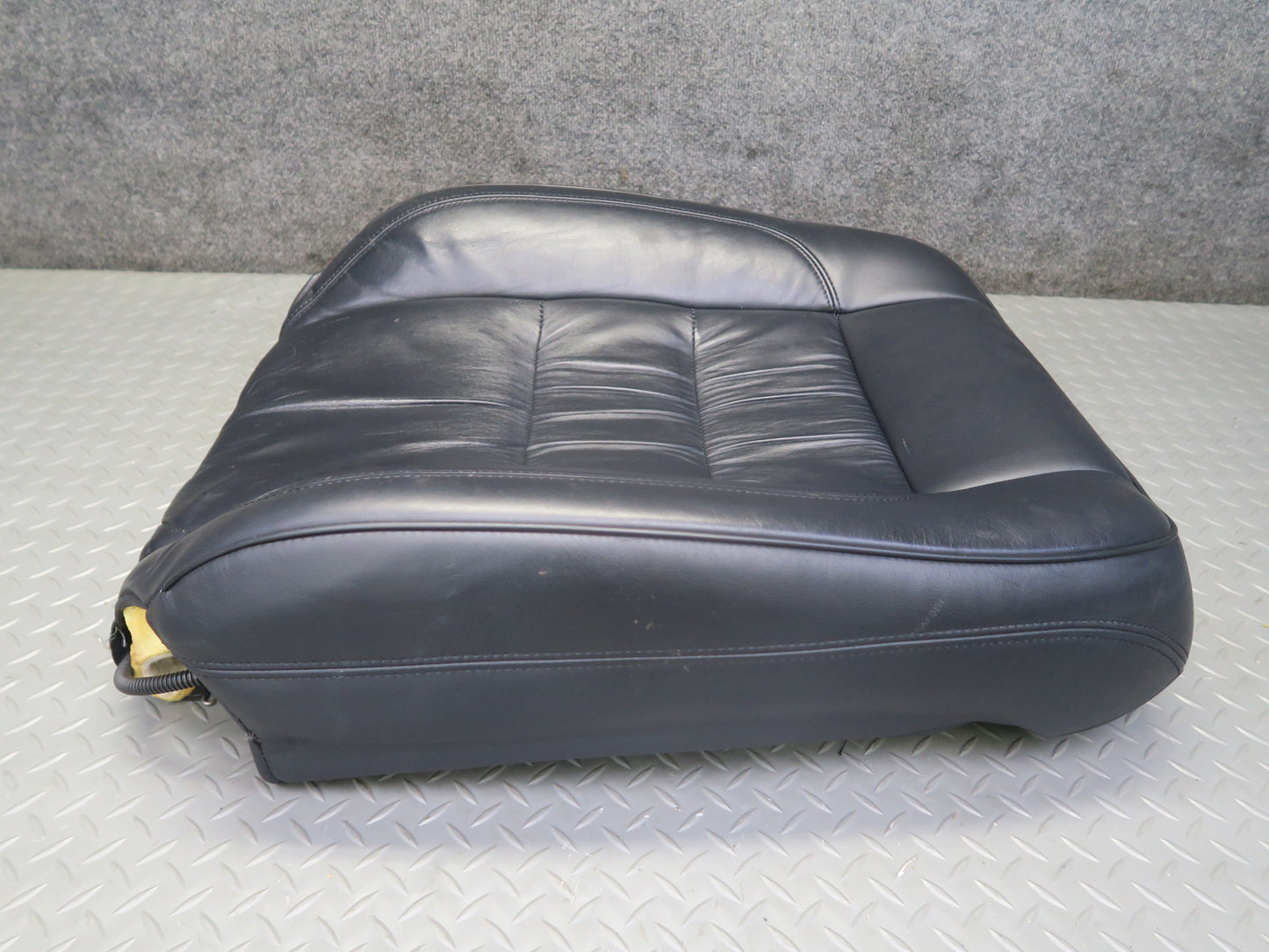 01-02 Lexus JZS160 GS300 GS430 Front Right Seat Upper Leather Cushion Black OEM