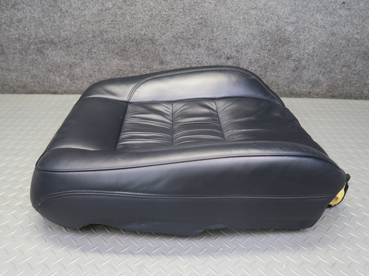01-02 Lexus JZS160 GS300 GS430 Front Right Seat Upper Leather Cushion Black OEM