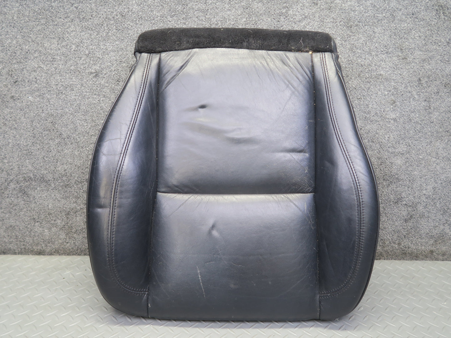 01-02 Lexus UZS160 GS300 GS430 Front Right Seat Lower Leather Cushion Black OEM