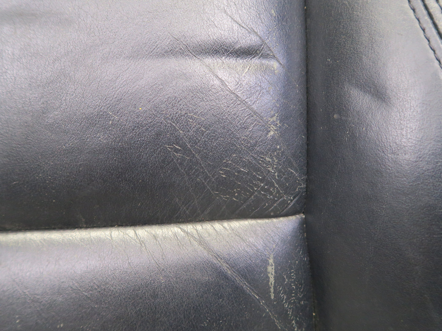 01-02 Lexus UZS160 GS300 GS430 Front Right Seat Lower Leather Cushion Black OEM