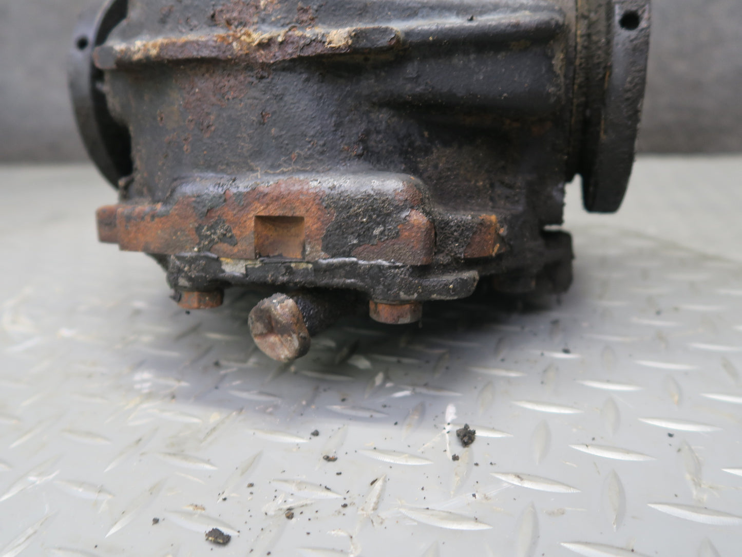 1990 Mercedes W124 300E RWD A/T Rear Axle Differential 2.87 Ratio 142k Miles OEM