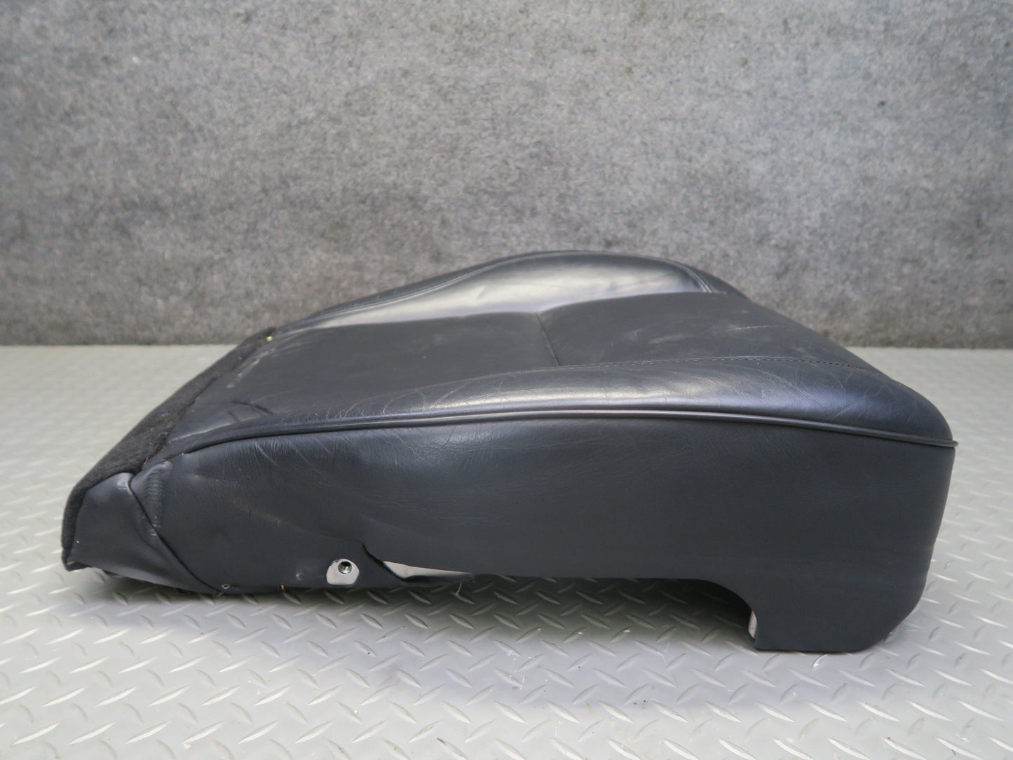 01-02 Lexus UZS160 GS300 GS430 Front Right Seat Lower Leather Cushion Black OEM