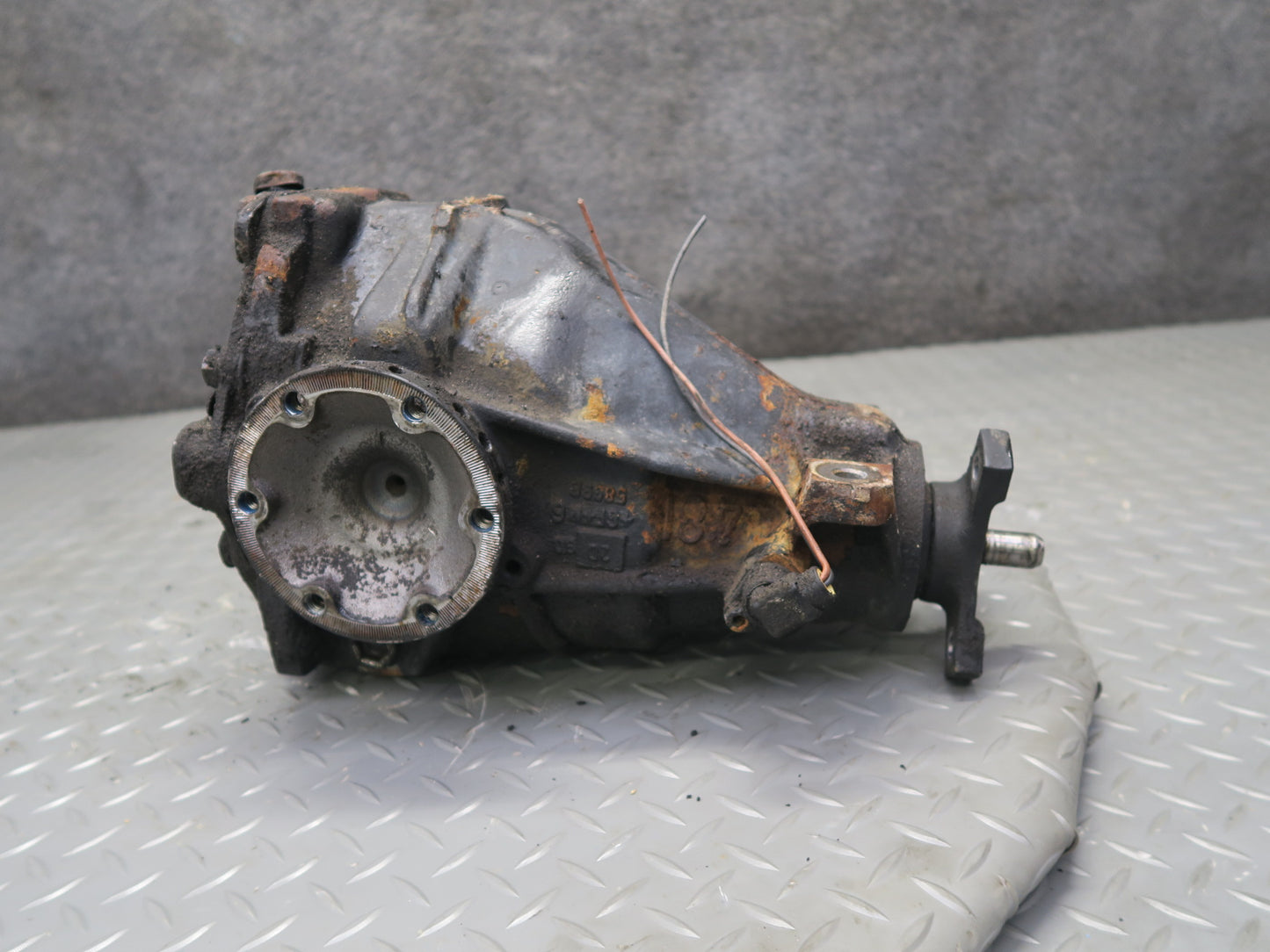 1990 Mercedes W124 300E RWD A/T Rear Axle Differential 2.87 Ratio 142k Miles OEM