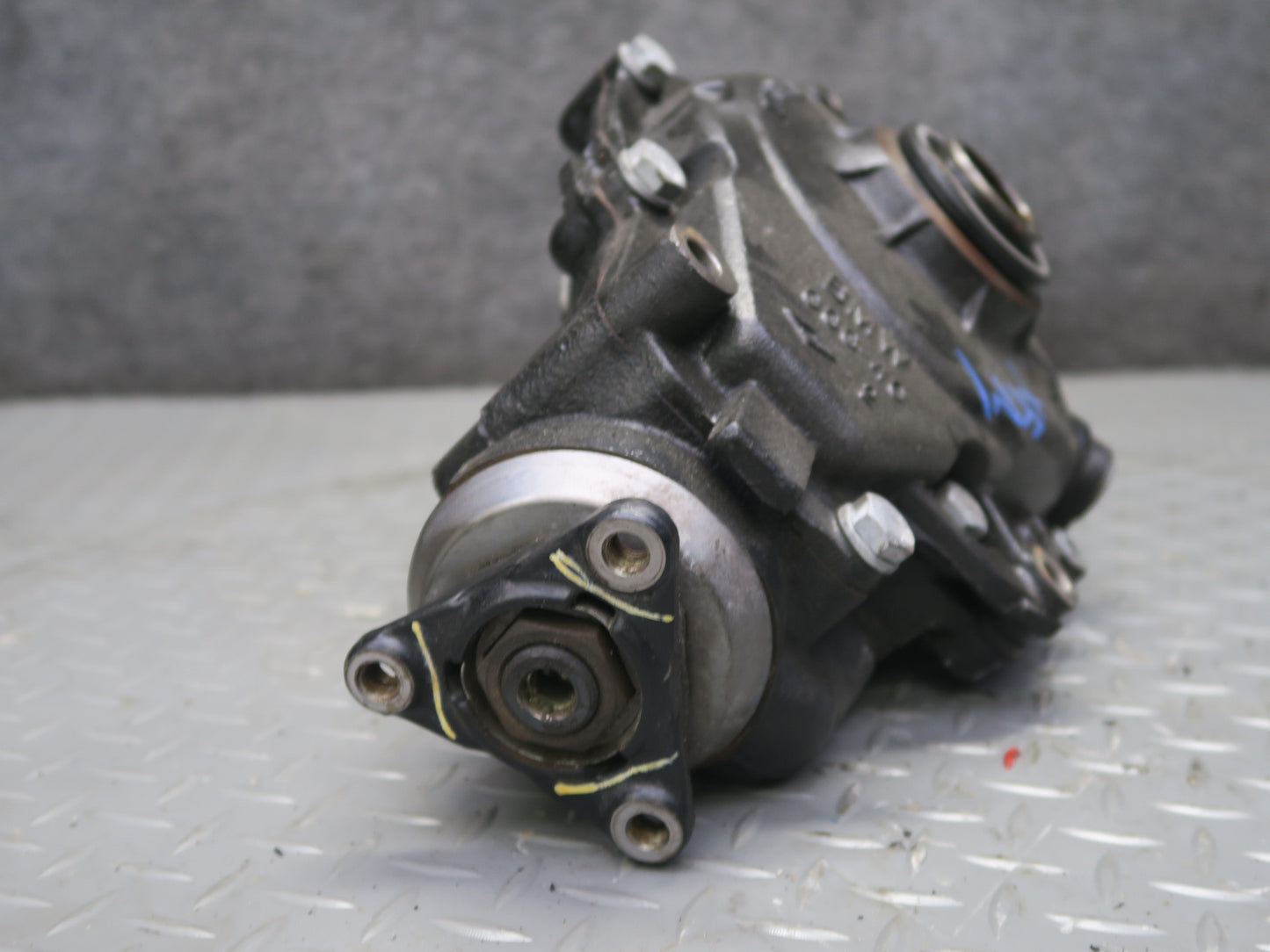02-06 BMW E53 X5 4.6is 4.8is AT Front Axle Differential Carrier 3:91 Ratio OEM