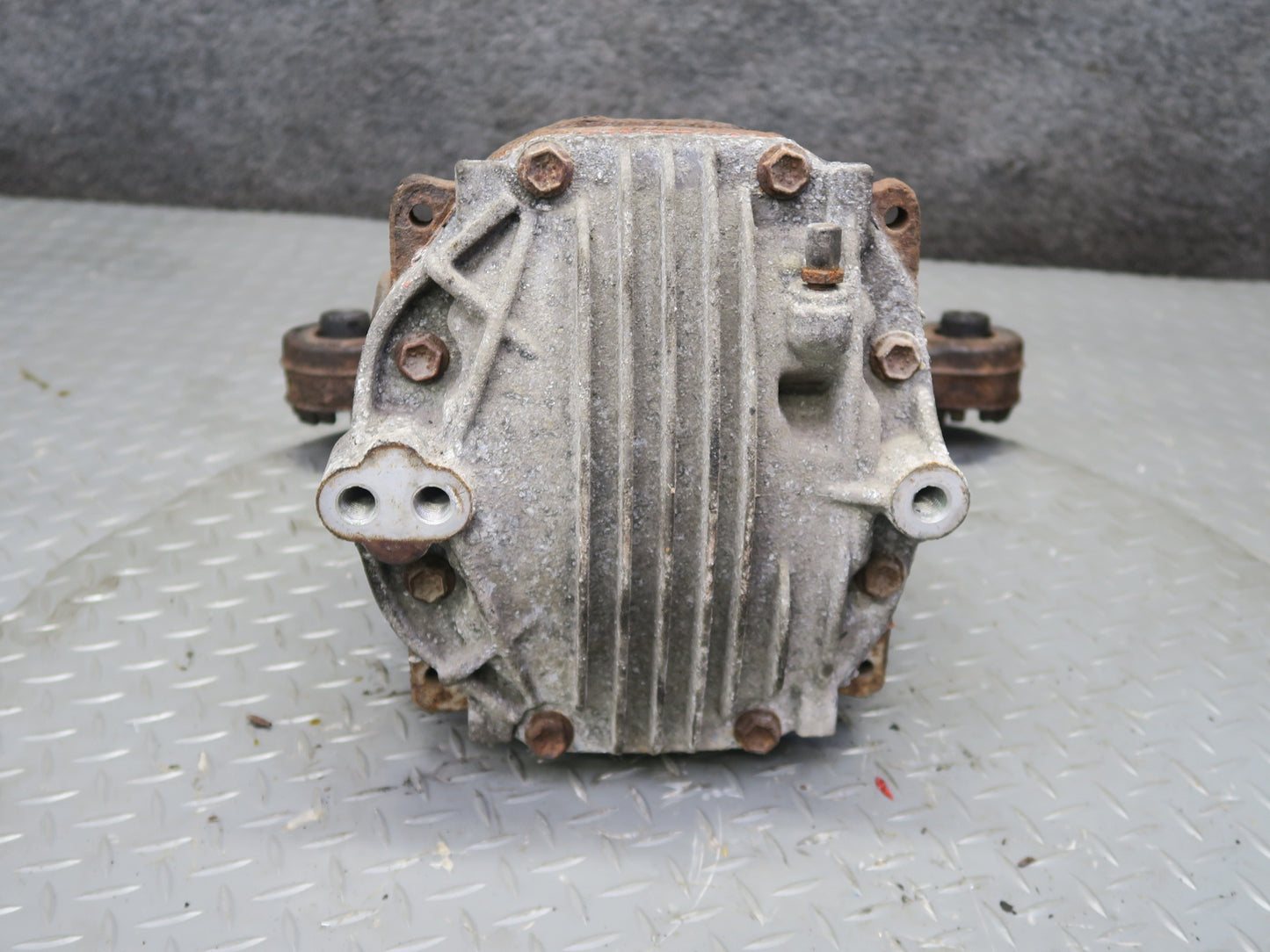 04-06 Lexus UCF30L LS430 RWD Rear Differential Carrier 3.769 Ratio OEM