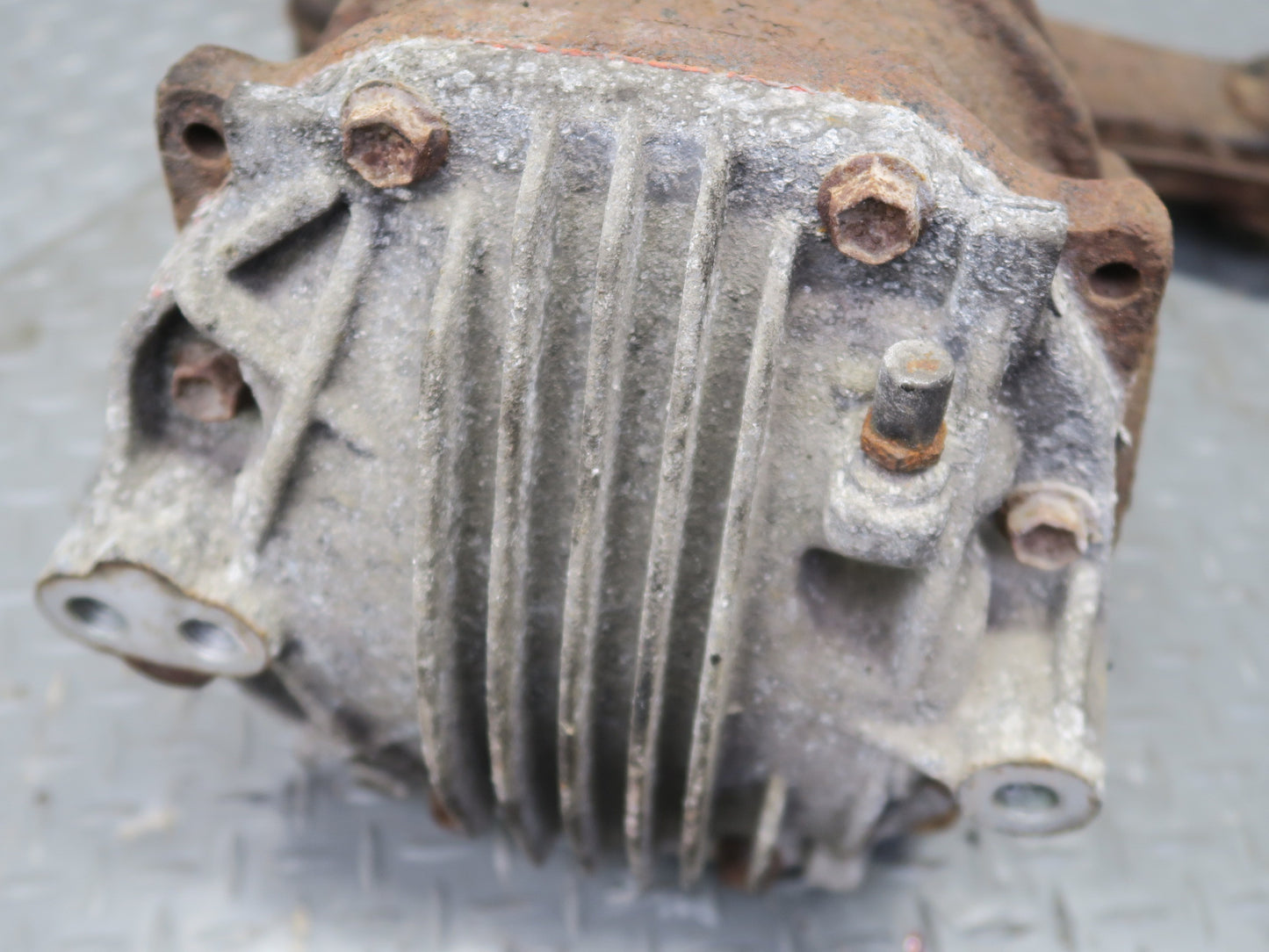 04-06 Lexus UCF30L LS430 RWD Rear Differential Carrier 3.769 Ratio OEM