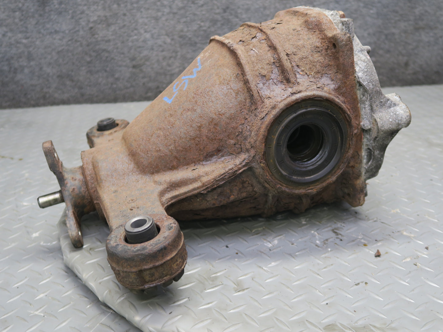 04-06 Lexus UCF30L LS430 RWD Rear Differential Carrier 3.769 Ratio OEM