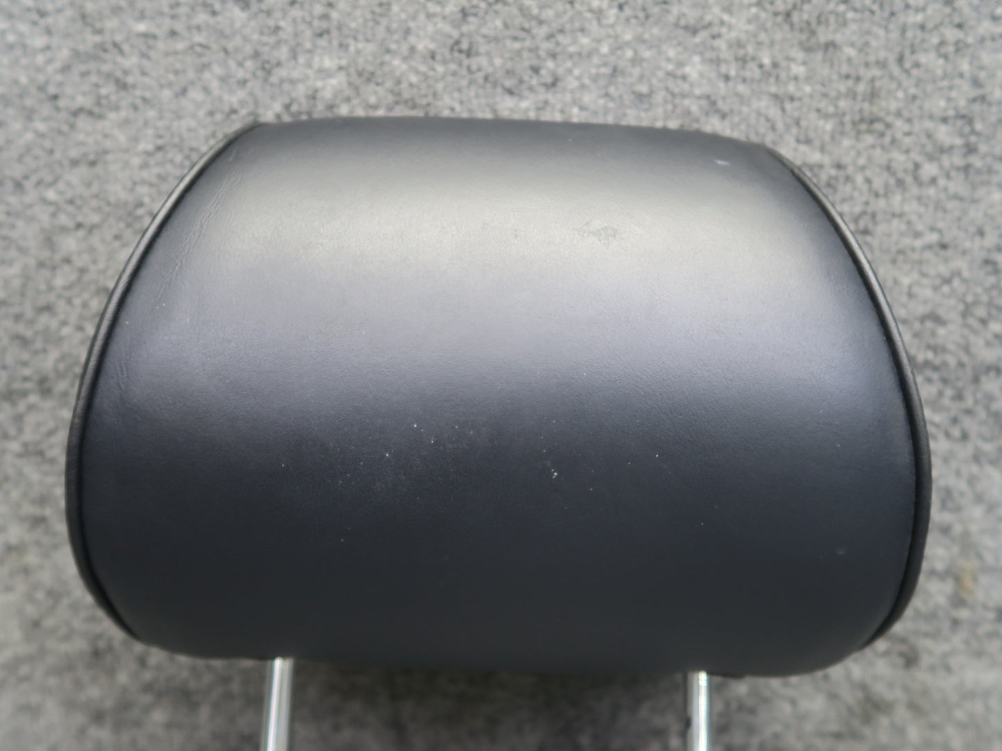 01-02 Lexus UZS160 GS300 GS430 Set of 2 Front Seat Leather Headrest Black OEM