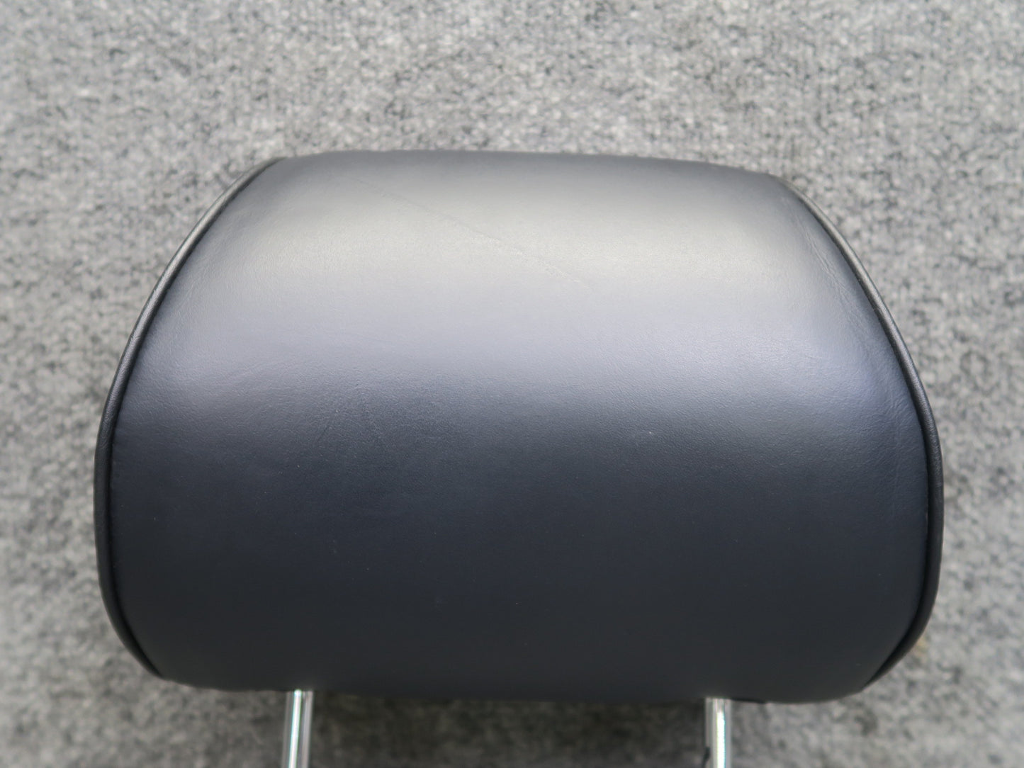 01-02 Lexus UZS160 GS300 GS430 Set of 2 Front Seat Leather Headrest Black OEM