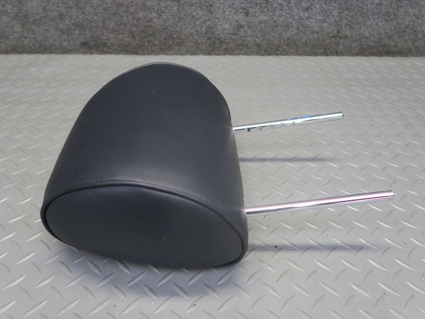 01-02 Lexus UZS160 GS300 GS430 Set of 2 Front Seat Leather Headrest Black OEM