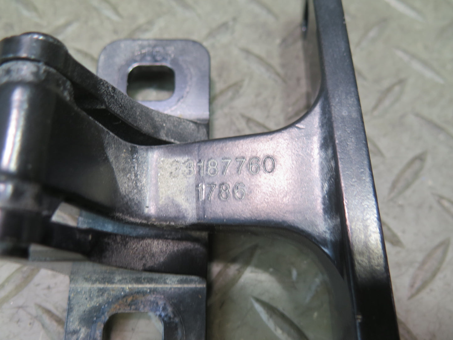 14-19 Chevrolet Corvette C7 Set of 2 Rear Left & Right Liftgate Hinge OEM